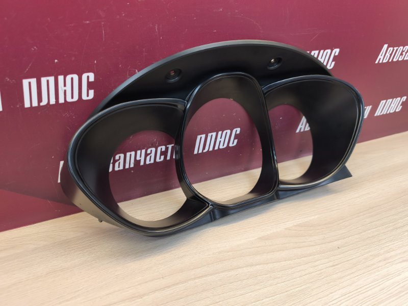 Козырек щитка приборов