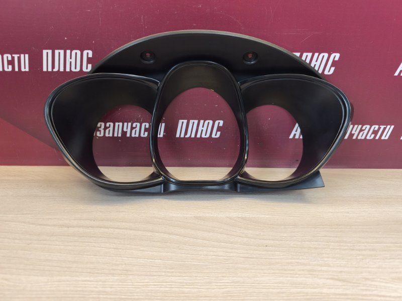 Козырек щитка приборов