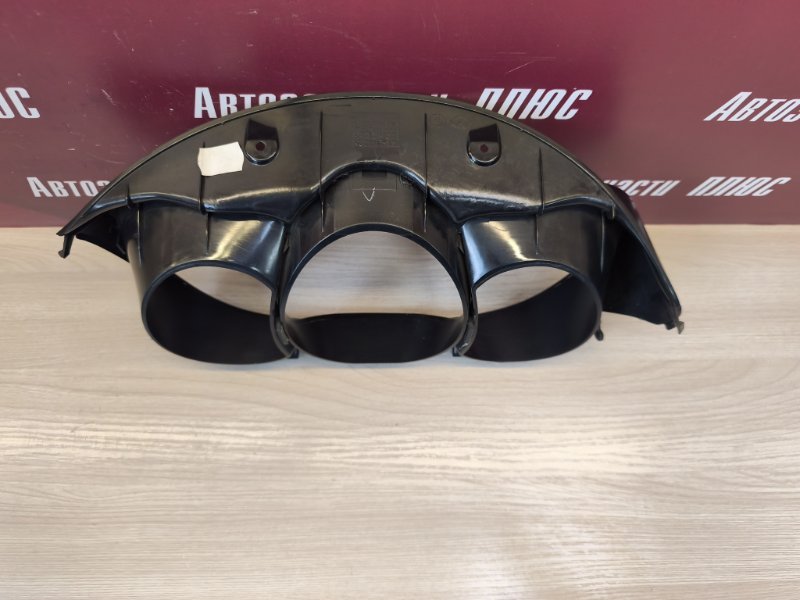 Козырек щитка приборов