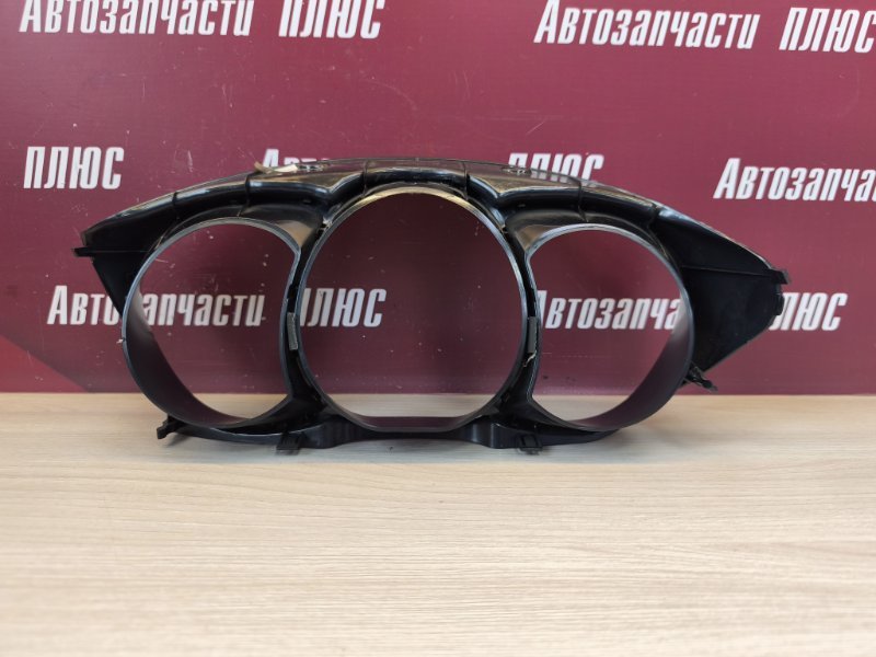 Козырек щитка приборов