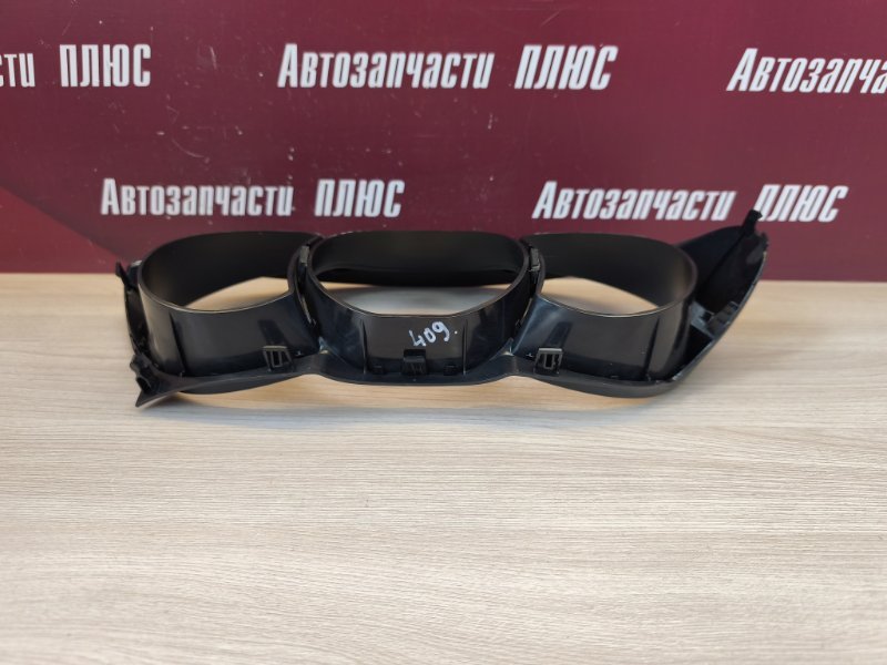 Козырек щитка приборов