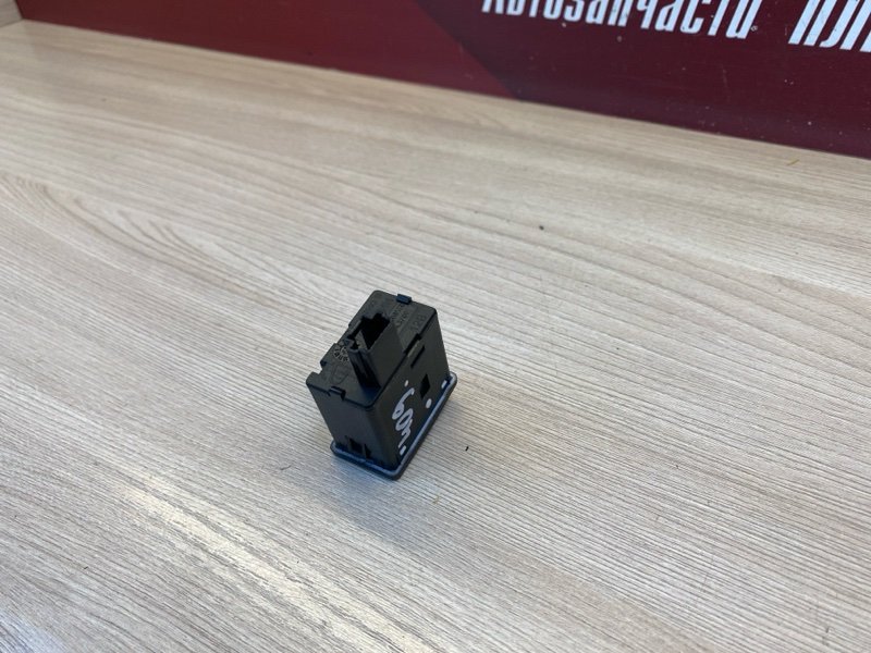 Кнопка корректора фар