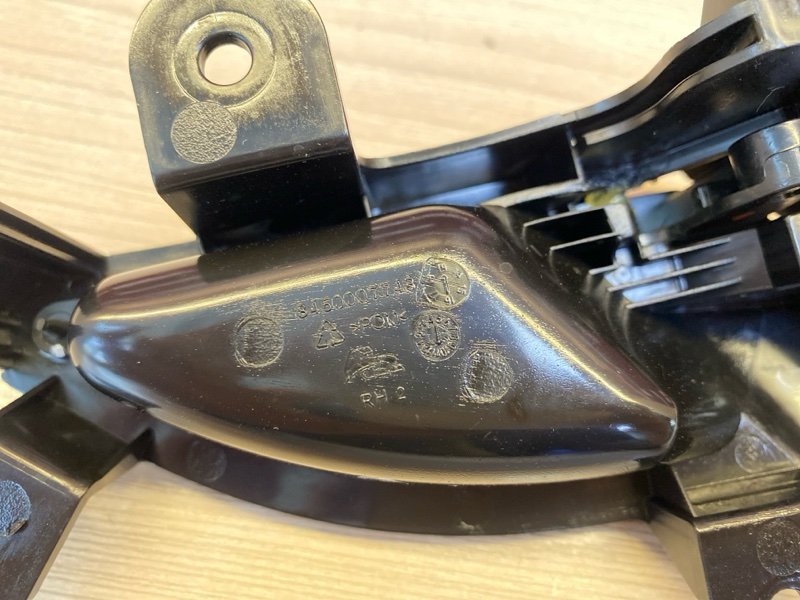 Внутренняя  ручка двери