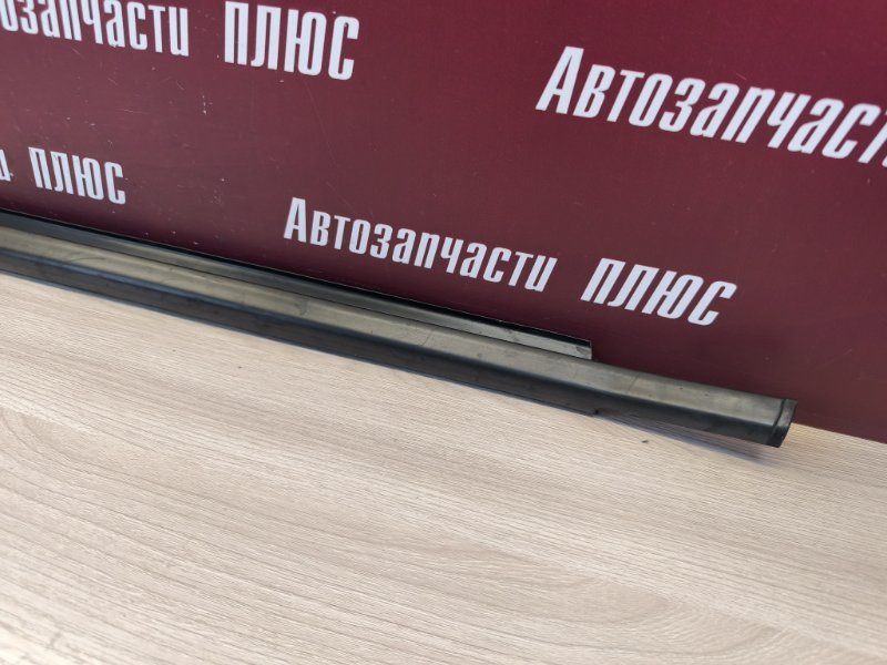 Уплотнитель стекла двери внешний