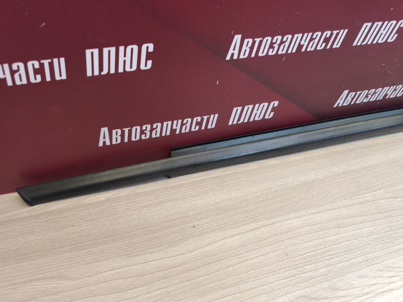 Уплотнитель стекла двери внешний