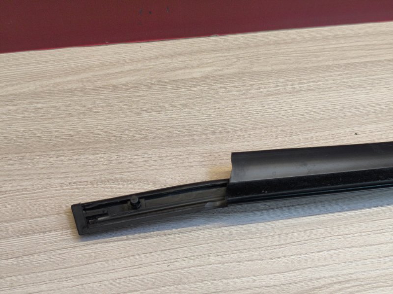 Уплотнитель стекла двери внешний