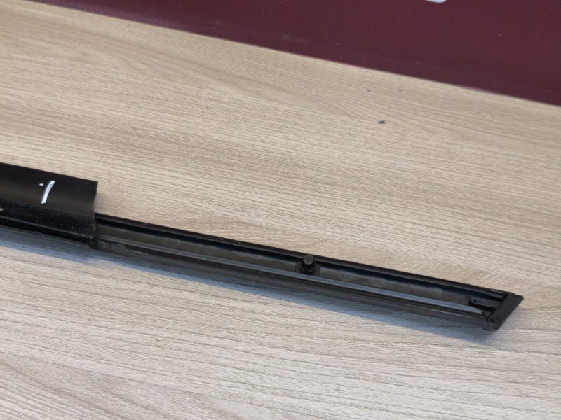 Уплотнитель стекла двери внешний