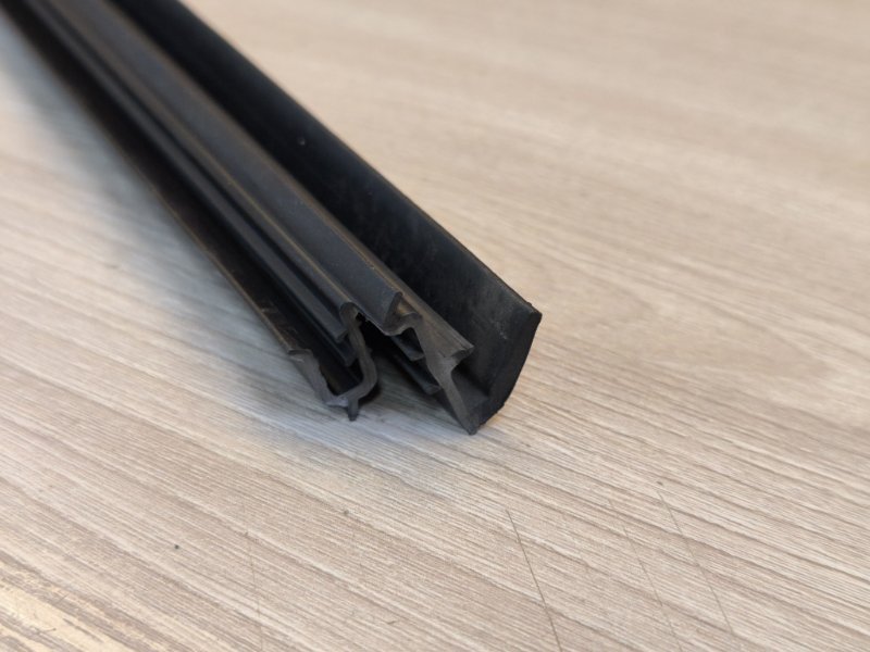 Уплотнитель стекла двери внутренний