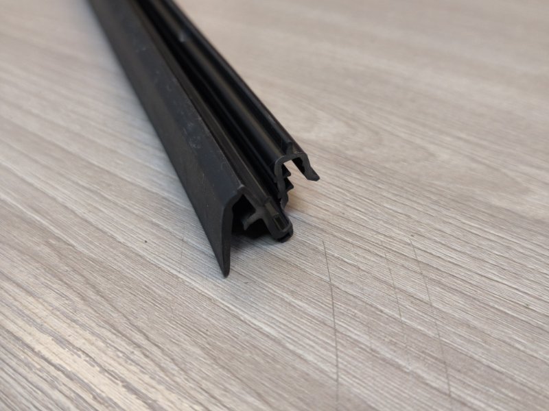Уплотнитель стекла двери внутренний