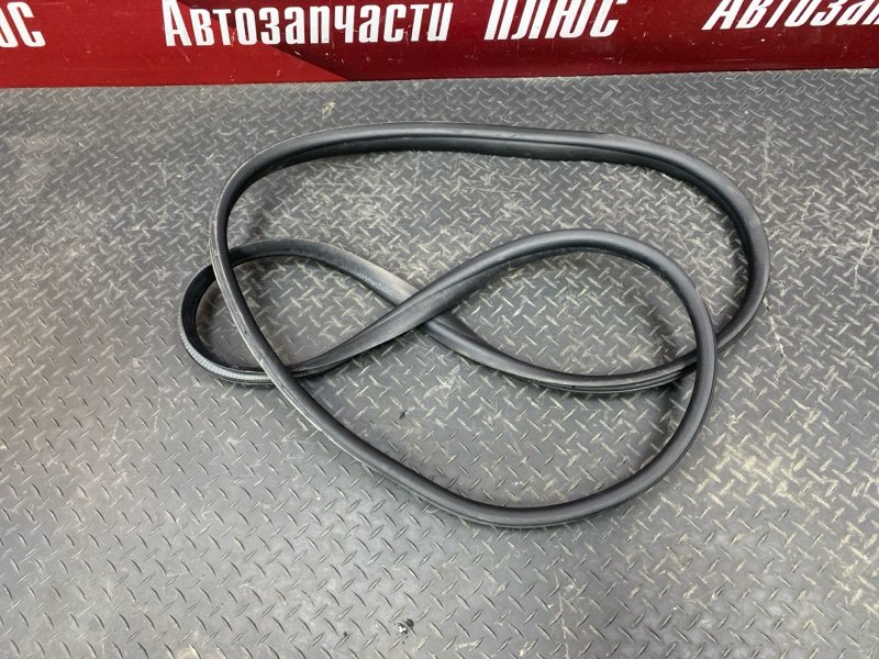 Уплотнитель      двери