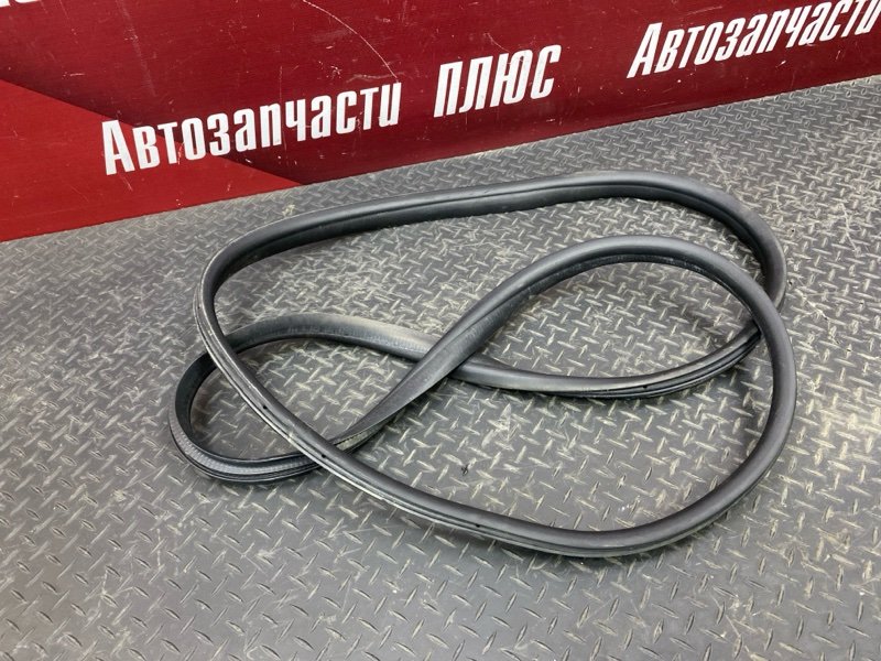 Уплотнитель      двери