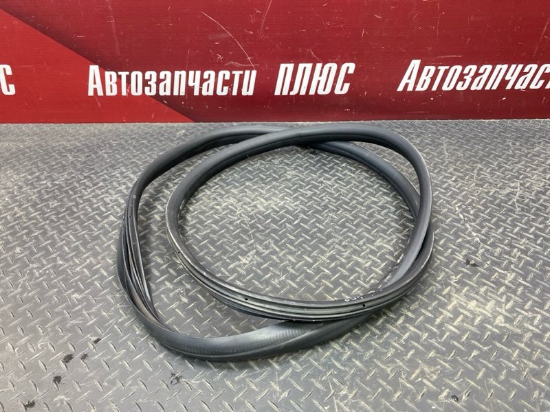 Уплотнитель      двери