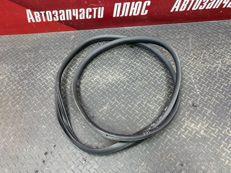 Уплотнитель      двери