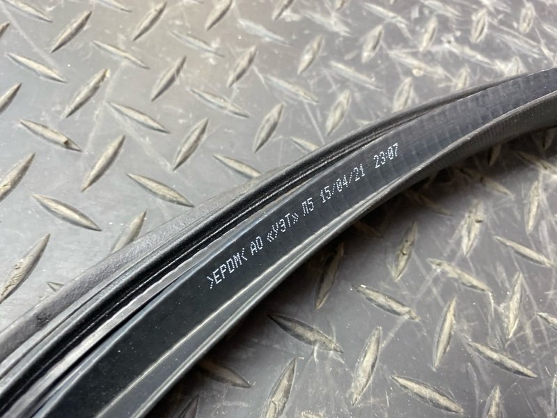 Уплотнитель      двери