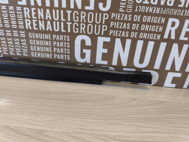 Уплотнитель стекла двери внешний