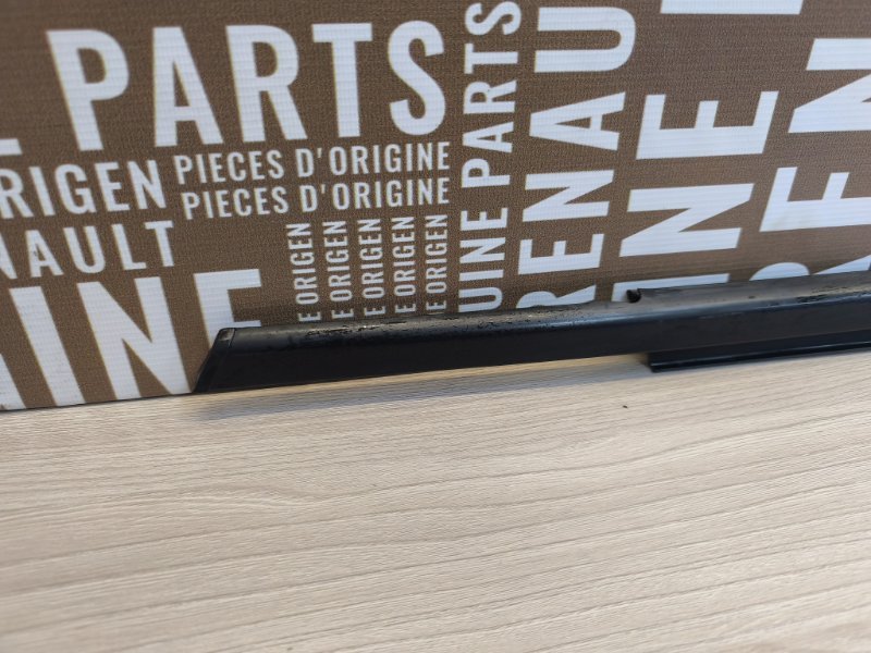 Уплотнитель стекла двери внешний