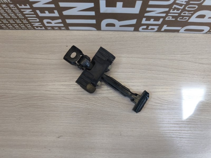 Ограничитель двери