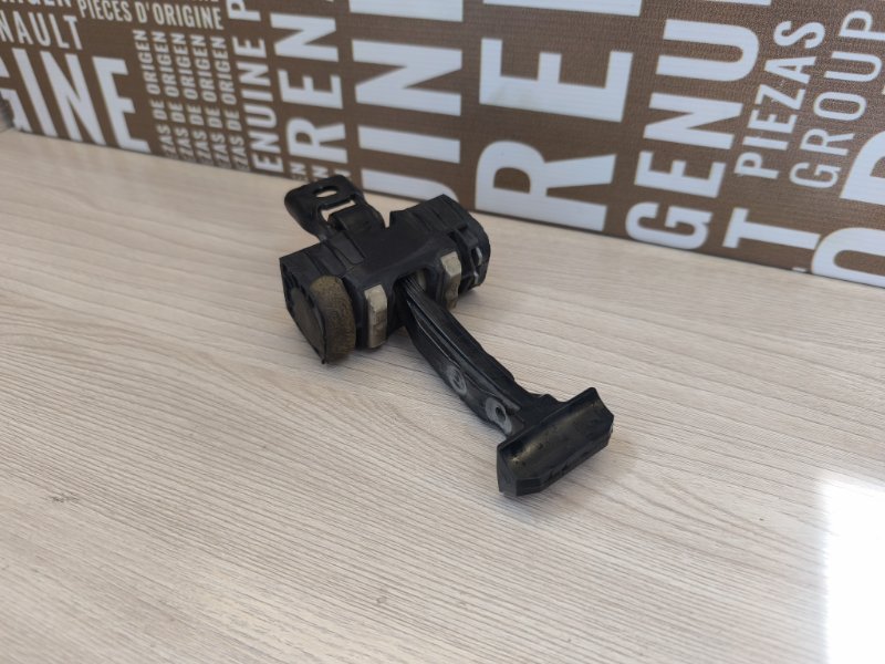 Ограничитель двери