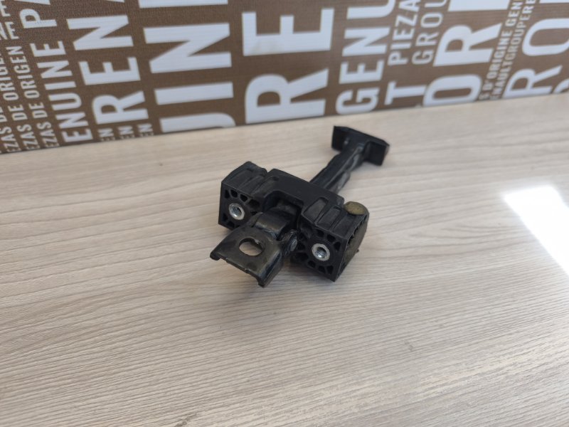 Ограничитель двери