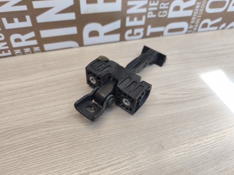 Ограничитель двери