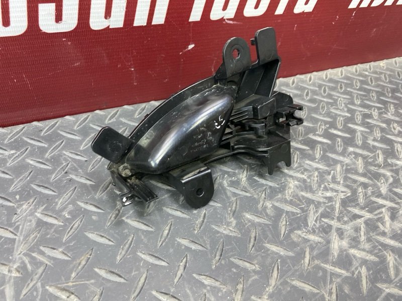 Внутренняя  ручка двери