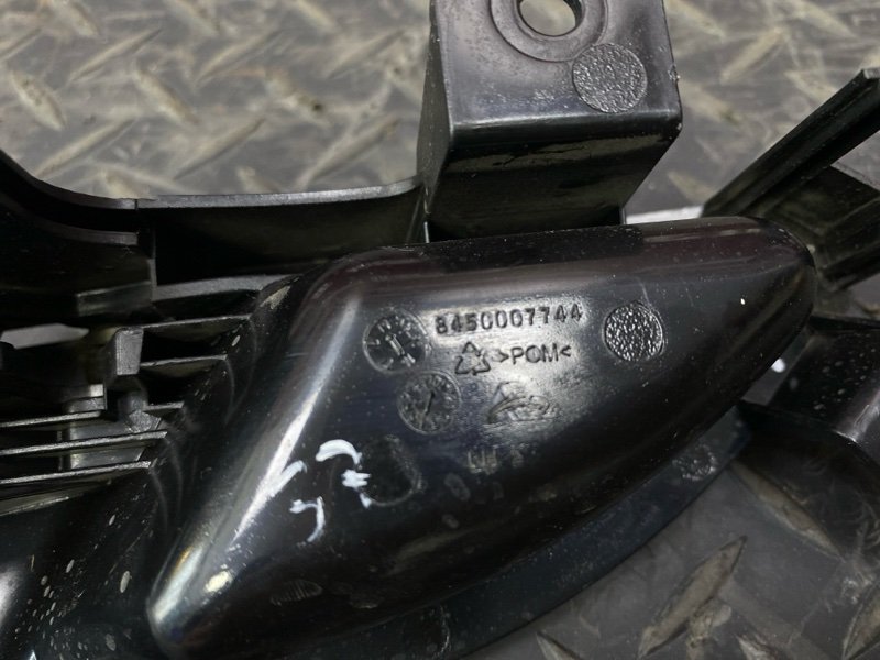 Внутренняя  ручка двери