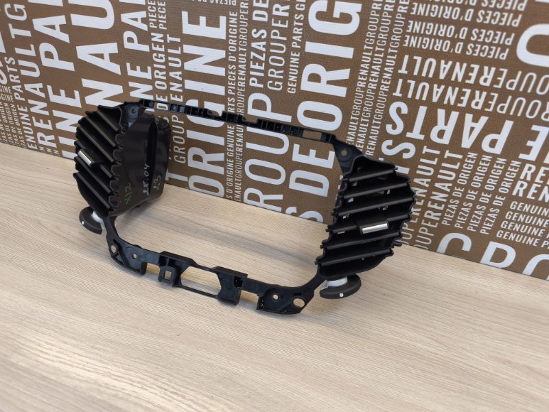 Воздушный дефлектор салона