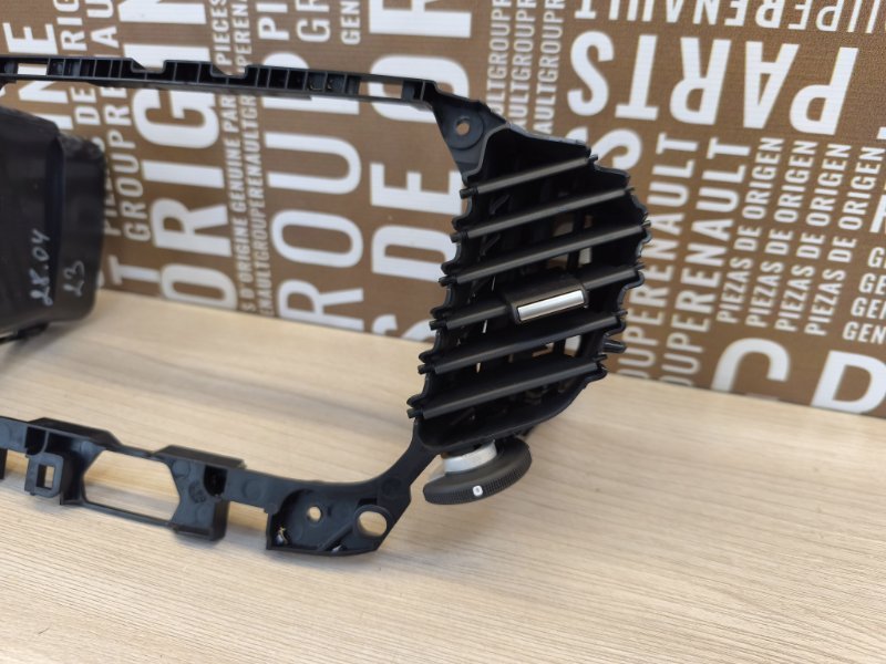 Воздушный дефлектор салона