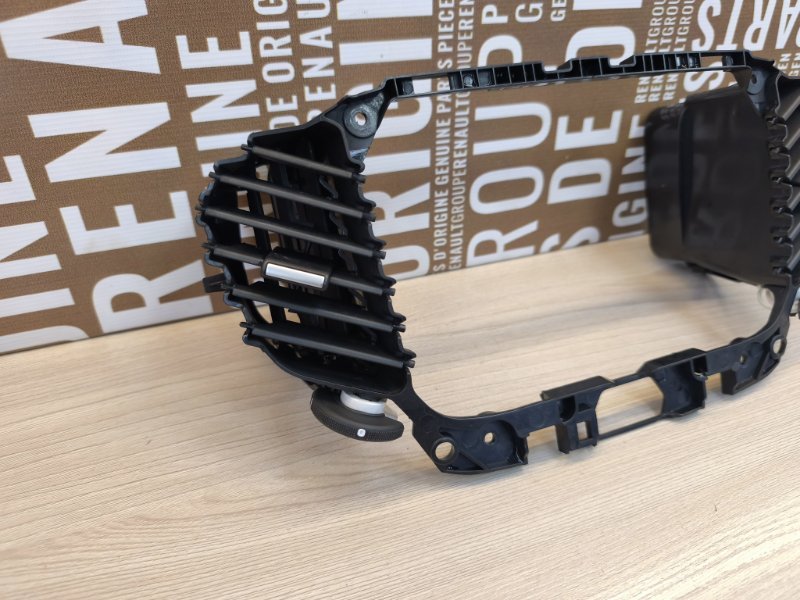 Воздушный дефлектор салона