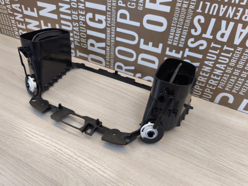 Воздушный дефлектор салона