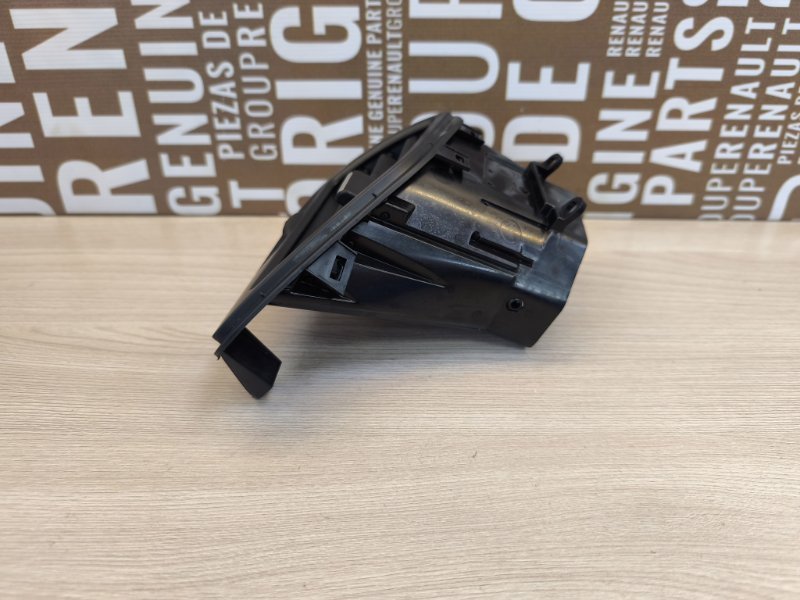 Воздушный дефлектор салона