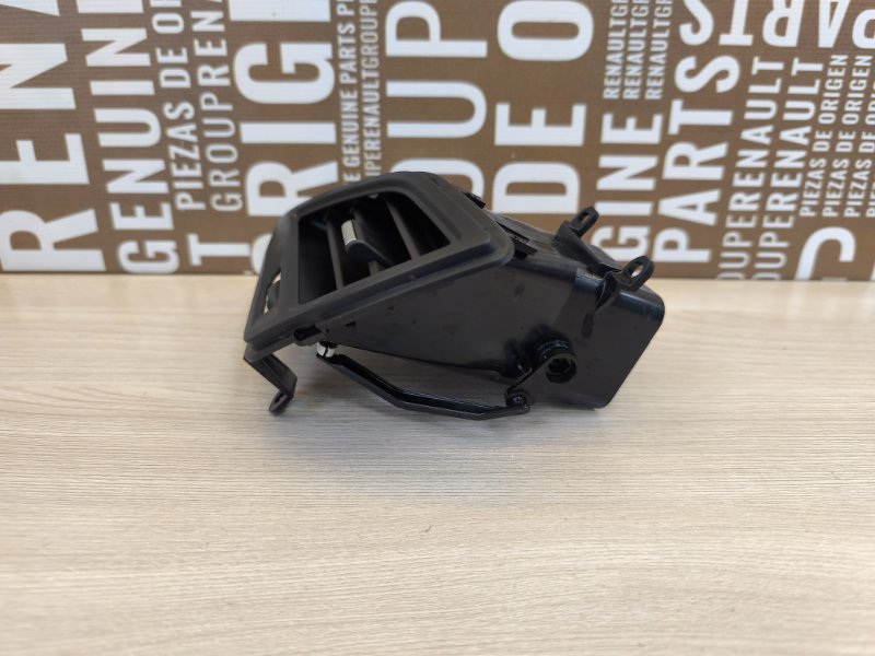 Воздушный дефлектор салона