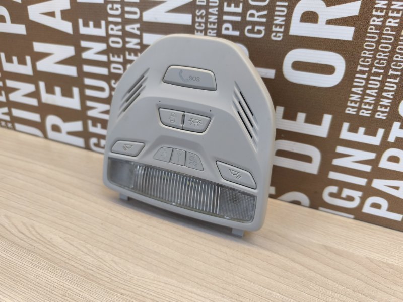 плафон освещения салона