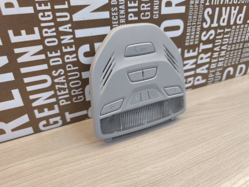 плафон освещения салона