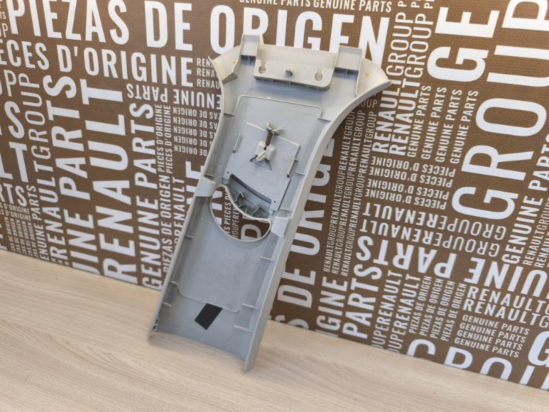 Обшивка средней стойки