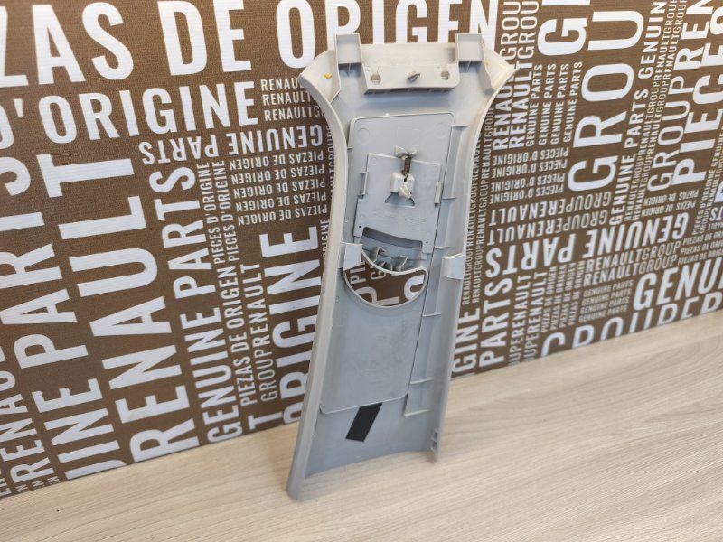 Обшивка средней стойки