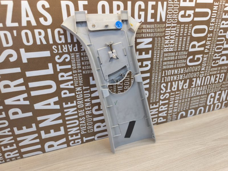 Обшивка средней стойки