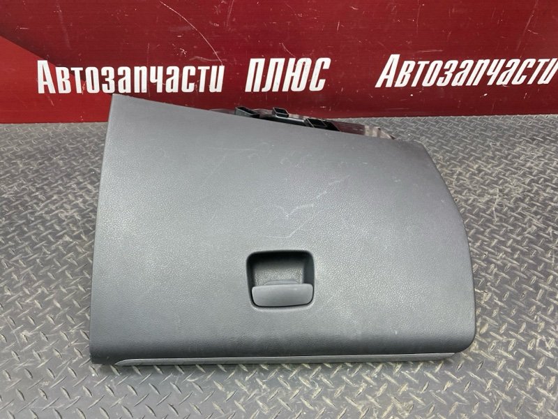 Крышка бардачка