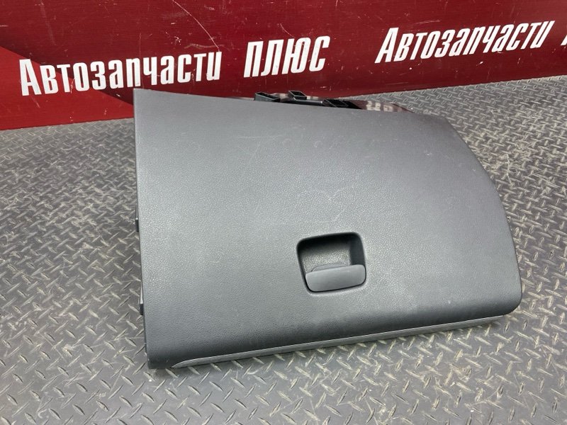 Крышка бардачка