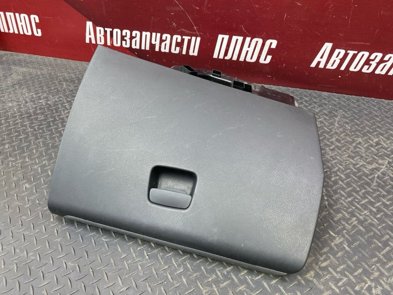 Крышка бардачка