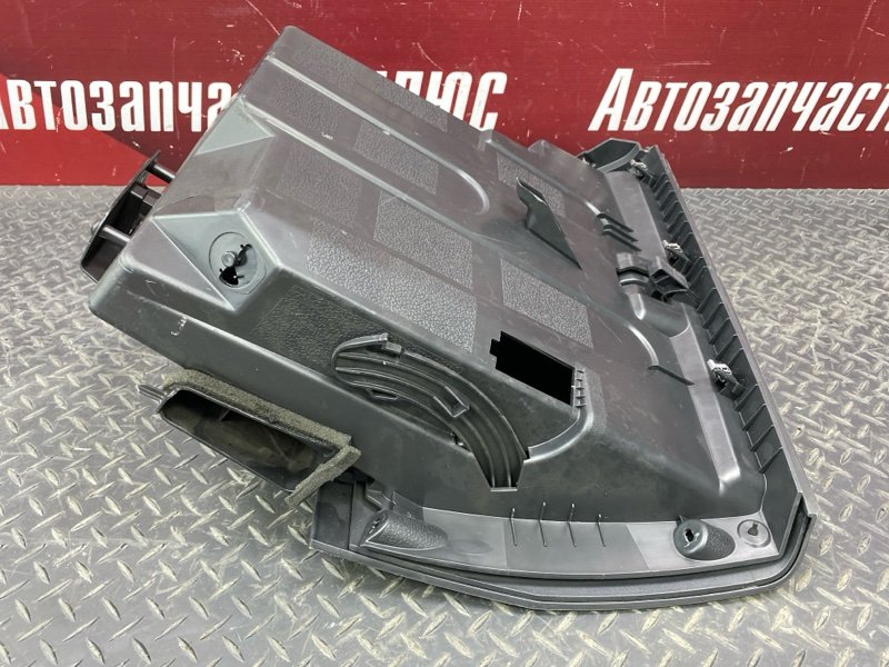 Крышка бардачка
