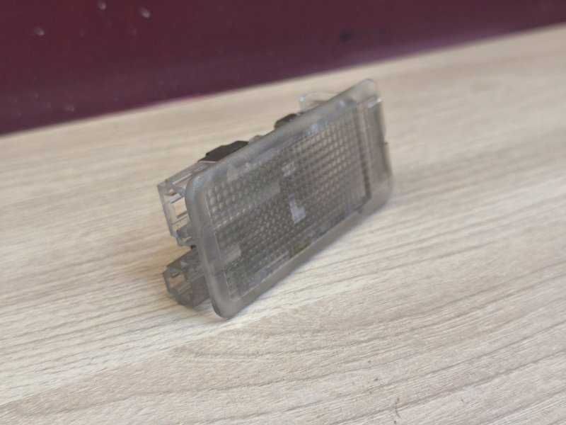 Плафон подсветки багажника