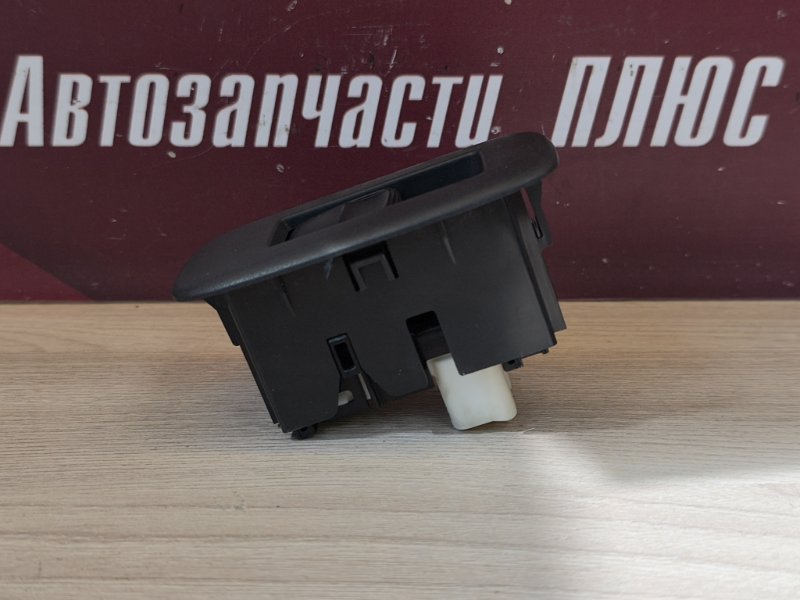 Кнопка стеклоподъемника