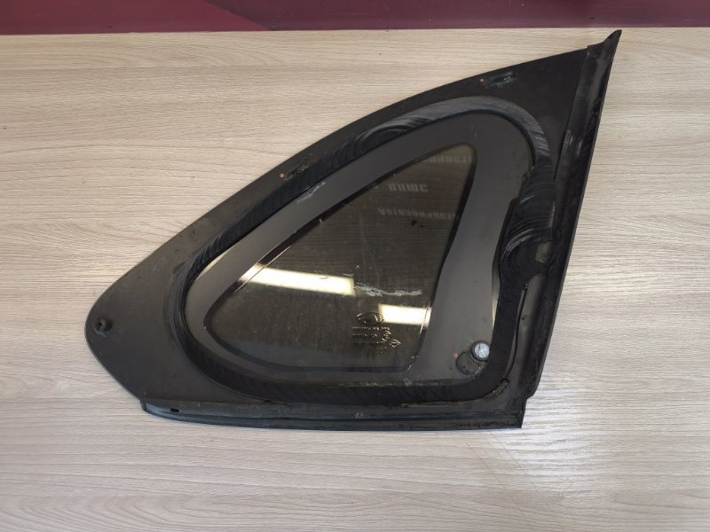 Форточка кузова