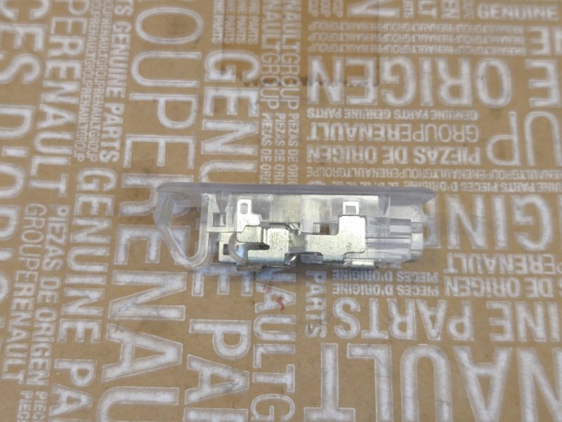 Плафон подсветки багажника