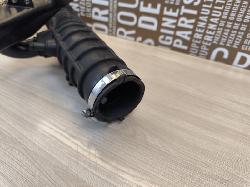 Патрубок воздушного фильтра