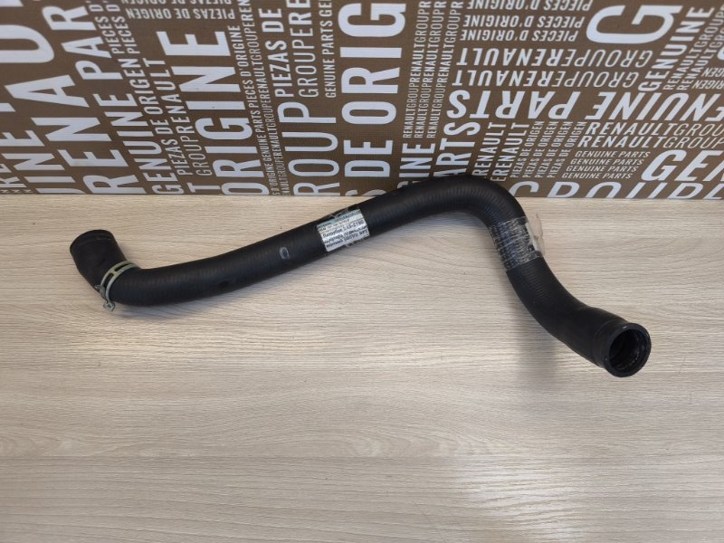 Верхний патрубок радиатора