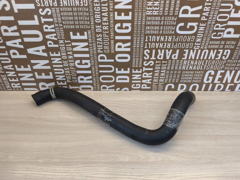 Верхний патрубок радиатора