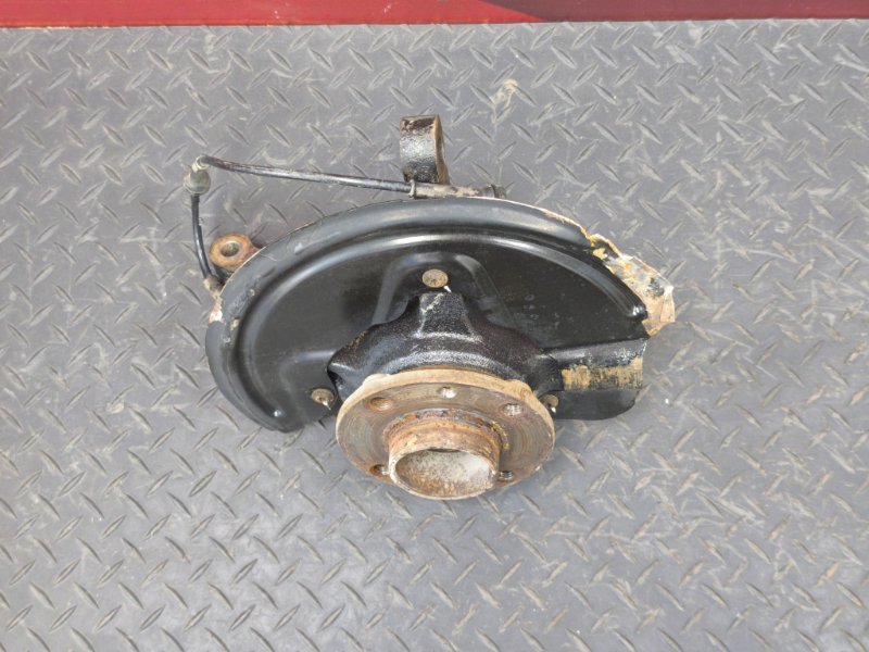 Кулак поворотный