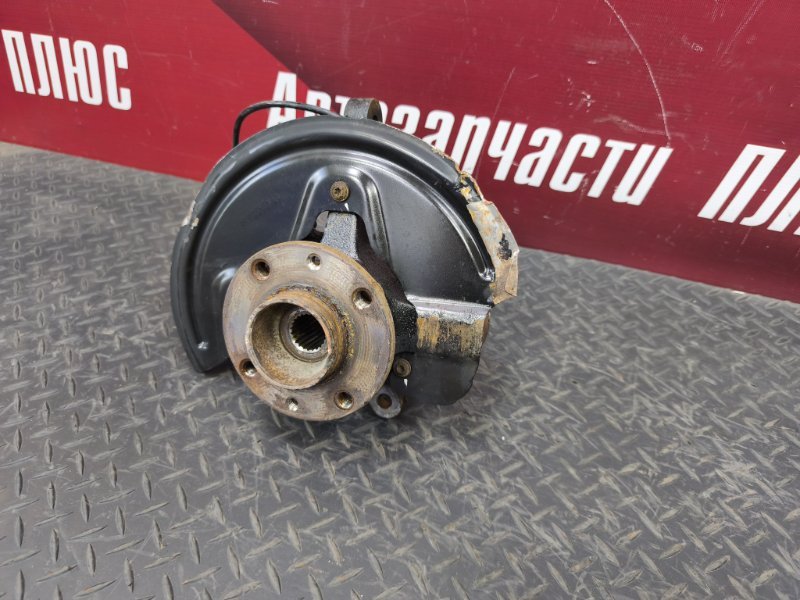 Кулак поворотный